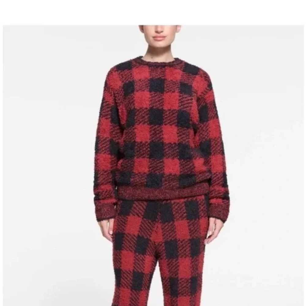 SKIMS Women's Red and Black Plaid Pajama Set - Picture 6 of 9